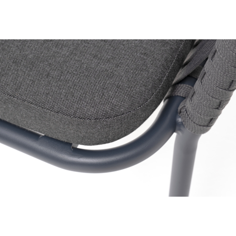 Стул Бордо плетеный из роупа, каркас алюминий темно-серый (RAL7024) муар, роуп серый 15мм, ткань темно-серая 027