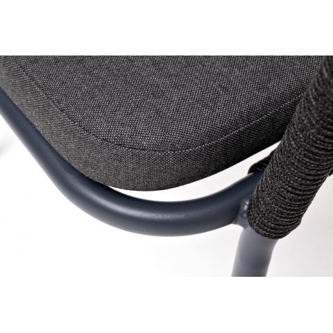 Стул Марсель плетеный из роупа, каркас алюминий темно-серый (RAL7024) муар, роуп темно-серый круглый, ткань темно-серая 027