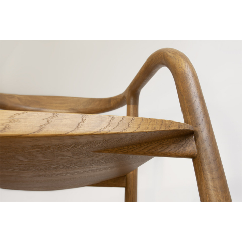 Деревянное кресло Осмо с подлокотниками цвет клен