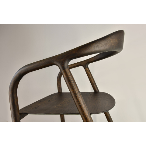 Деревянное кресло Осмо с подлокотниками цвет рич