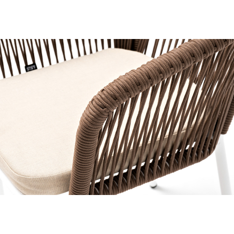 Стул Марсель плетеный из роупа, каркас алюминий белый муар, роуп коричневый круглый, ткань бежевая 052