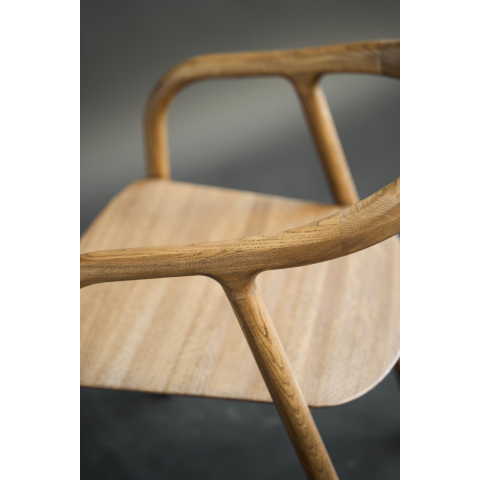 Деревянное кресло Осмо с подлокотниками цвет натуральный дуб