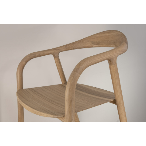 Деревянное кресло Осмо с подлокотниками цвет натуральный дуб