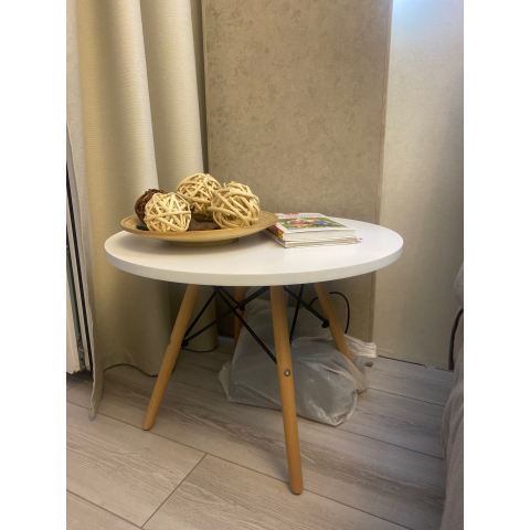 Круглый журнальный стол Eames белый